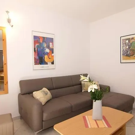 St Lucia Apartment *